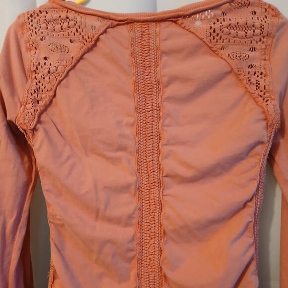 FREE PEOPLE Shell Lace Henley T-shirt Top XS Pink Scoop neck Gold Coast LS - Picture 8 of 10